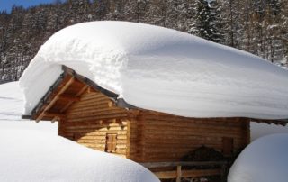 Tips for Clearing Snow From Your Roof
