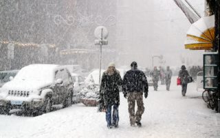 5-Things-to-Do-When-the-Power-Goes-Out-During-a-Winter-Storm