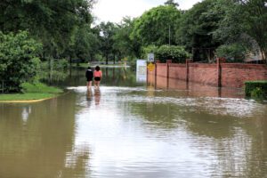 2 Ways to Reduce the Chances of Flooding on Your Property